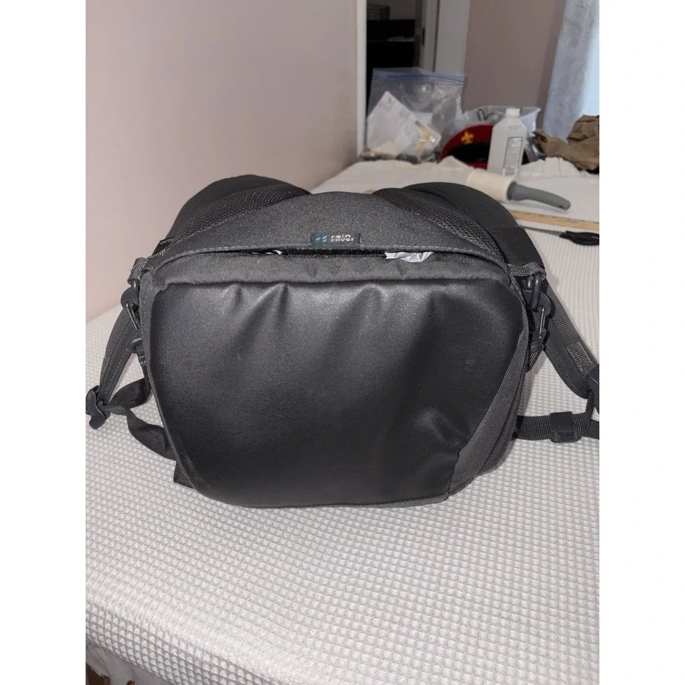 Vanguard Adaptor 45 Sling Backpack Camera Bag Pro DSLR 3-4 Lenses Flash Tripod